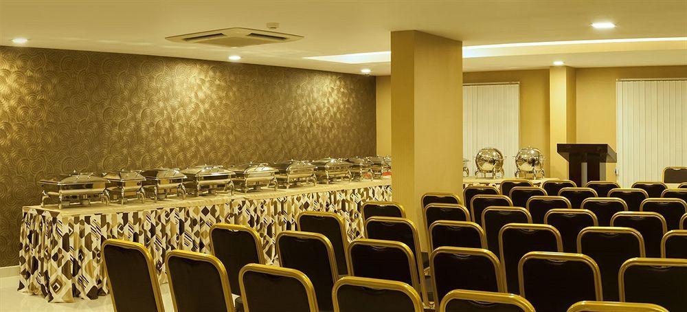 Abaam Cochin Hotel Kochi Exterior foto