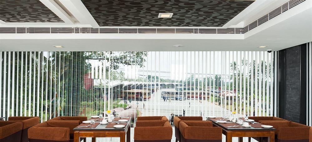 Abaam Cochin Hotel Kochi Exterior foto