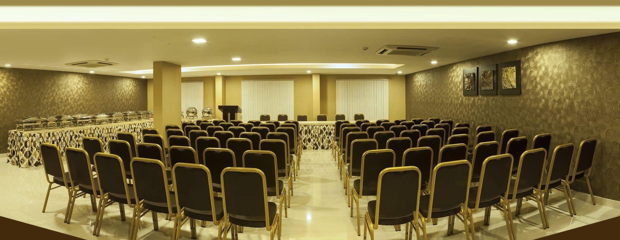 Abaam Cochin Hotel Kochi Exterior foto